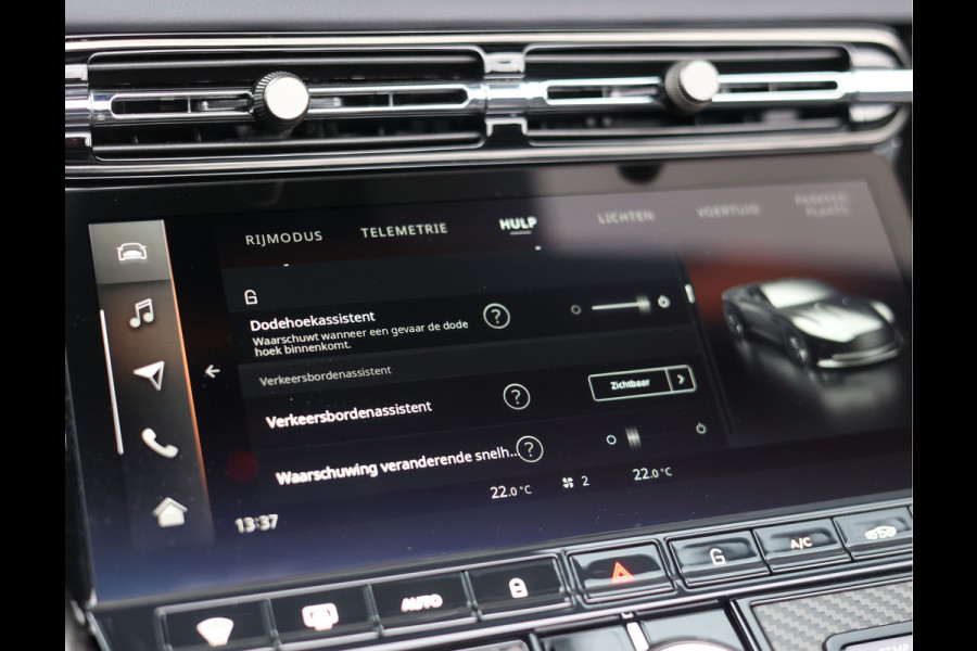 Aston Martin DB12 Volante 4.0 V8 | Xenon Grey - Carbon Pack