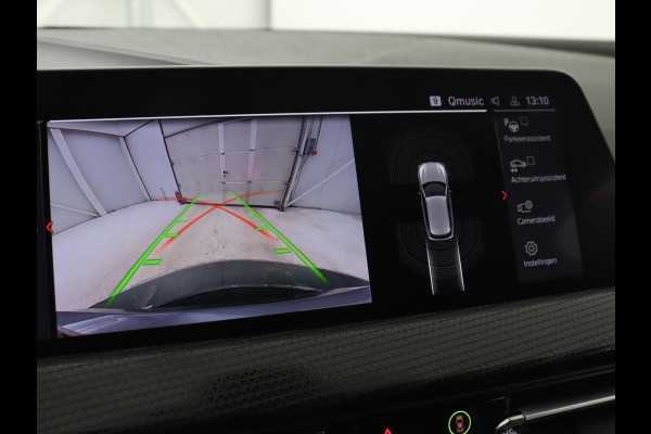 BMW 1-serie 118i Executive | Sport Line | Camera | Carplay | Sportstoelen | Live Cockpit | Navigatie | Full LED | Climate control | Sfeerverlichting | Cruise control | Park Assist | Bluetooth | Getint glas