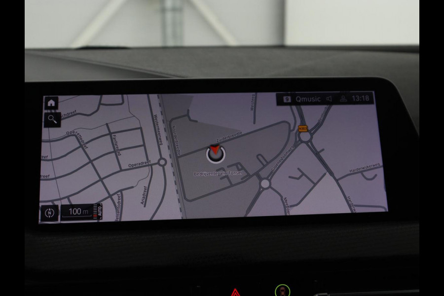 BMW 1-serie 118i Executive | Sport Line | Camera | Carplay | Sportstoelen | Live Cockpit | Navigatie | Full LED | Climate control | Sfeerverlichting | Cruise control | Park Assist | Bluetooth | Getint glas