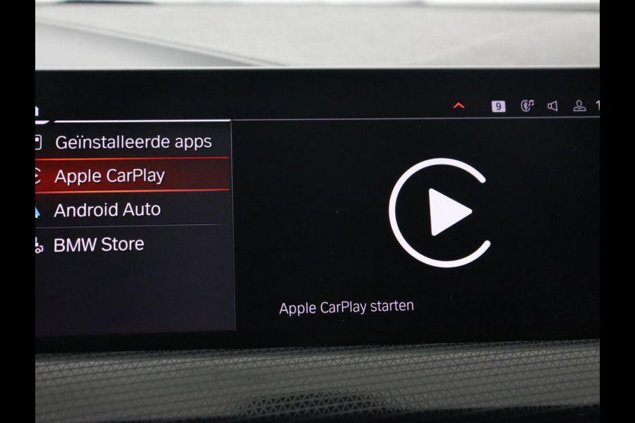 BMW 1-serie 118i Executive | Sport Line | Camera | Carplay | Sportstoelen | Live Cockpit | Navigatie | Full LED | Climate control | Sfeerverlichting | Cruise control | Park Assist | Bluetooth | Getint glas