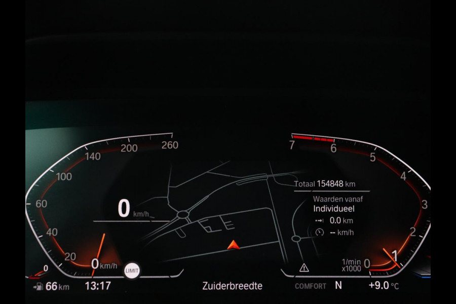 BMW 1-serie 118i Executive | Sport Line | Camera | Carplay | Sportstoelen | Live Cockpit | Navigatie | Full LED | Climate control | Sfeerverlichting | Cruise control | Park Assist | Bluetooth | Getint glas