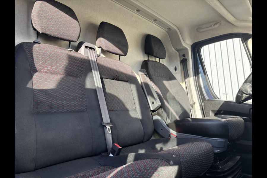 Peugeot Boxer 330 2.2 BlueHDi 140 L2H1*A/C*CRUISE*NAVI*HAAK*3PER