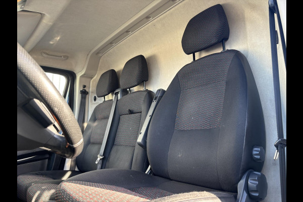 Peugeot Boxer 330 2.2 BlueHDi 140 L2H1*A/C*CRUISE*NAVI*HAAK*3PER
