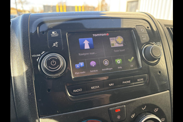 Peugeot Boxer 330 2.2 BlueHDi 140 L2H1*A/C*CRUISE*NAVI*HAAK*3PER