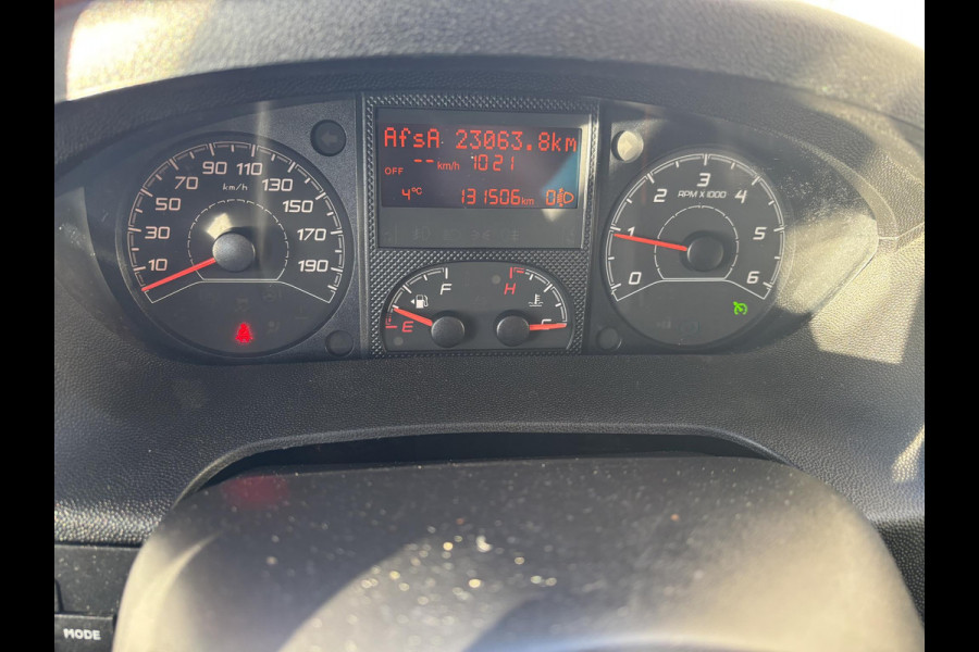 Peugeot Boxer 330 2.2 BlueHDi 140 L2H1*A/C*CRUISE*NAVI*HAAK*3PER