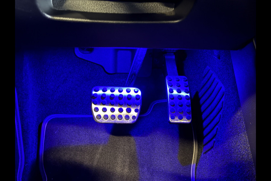 Mercedes-Benz CLA-Klasse Shooting Brake 250 e AMG | Pano | Sfeerverlichting | Burmester | 360 Camera | Adaptive cruise | Elektr. stoelen + memory | Stoelverwarming | Full LED