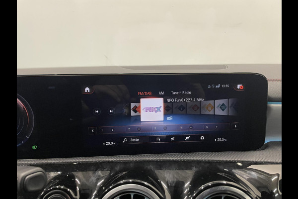 Mercedes-Benz CLA-Klasse Shooting Brake 250 e Business Solution AMG Limited Panoramadak Navigatie Apple Carplay/Android Auto Camera Parkeersensoren Elektrische achterklep Elektrische stoelen en verwarmd Virtual Cockpit Climate Control