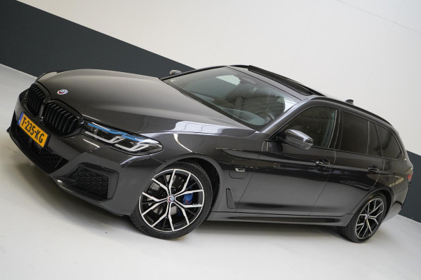 BMW 5 Serie Touring 530e Business Edition Plus | SoH 98% | Leder | Panoramadak | Trekhaak | Memory | Head-Up | M-Sportpakket
