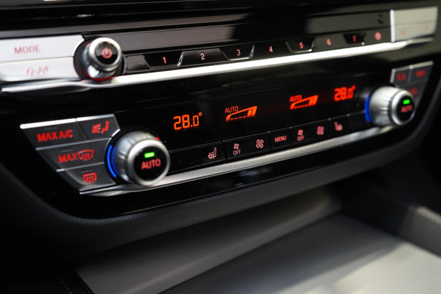 BMW 5 Serie Touring 530e Business Edition Plus | SoH 98% | Leder | Panoramadak | Trekhaak | Memory | Head-Up | M-Sportpakket