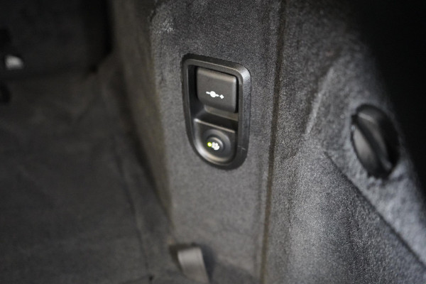 BMW 5 Serie Touring 530e Business Edition Plus | SoH 98% | Leder | Panoramadak | Trekhaak | Memory | Head-Up | M-Sportpakket