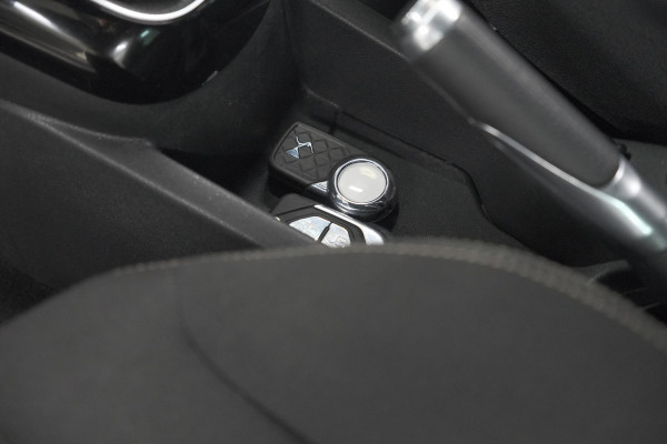 DS DS 3 PureTech 110 So Chic | Camera | Navigatie | Parkeersensoren | Climate Control