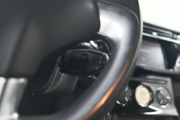 DS DS 3 PureTech 110 So Chic | Camera | Navigatie | Parkeersensoren | Climate Control