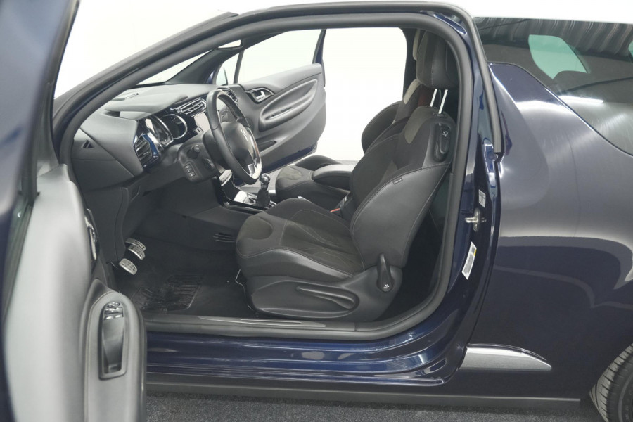 DS DS 3 PureTech 110 So Chic | Camera | Navigatie | Parkeersensoren | Climate Control
