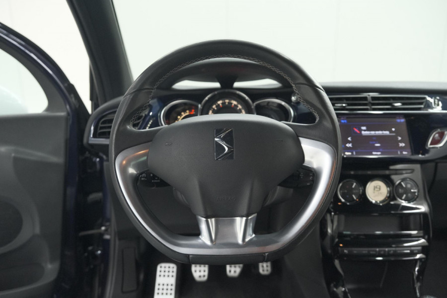 DS DS 3 PureTech 110 So Chic | Camera | Navigatie | Parkeersensoren | Climate Control