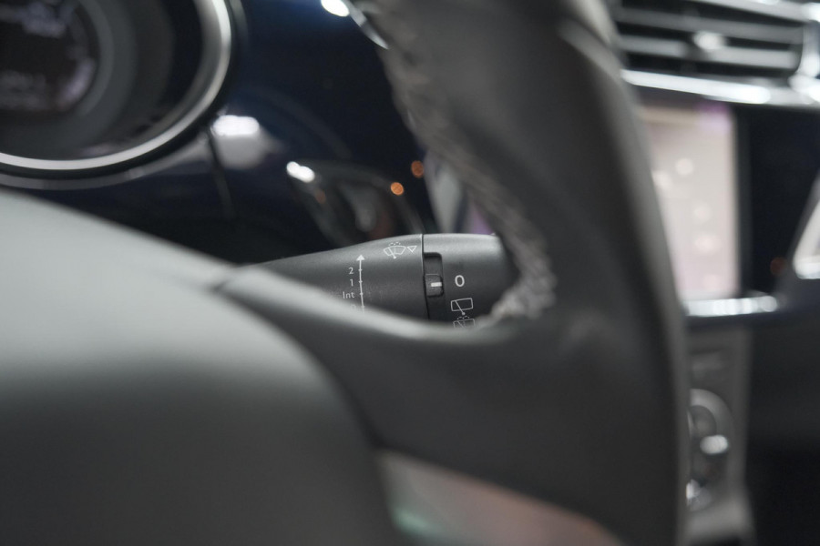 DS DS 3 PureTech 110 So Chic | Camera | Navigatie | Parkeersensoren | Climate Control