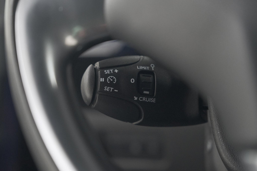 DS DS 3 PureTech 110 So Chic | Camera | Navigatie | Parkeersensoren | Climate Control