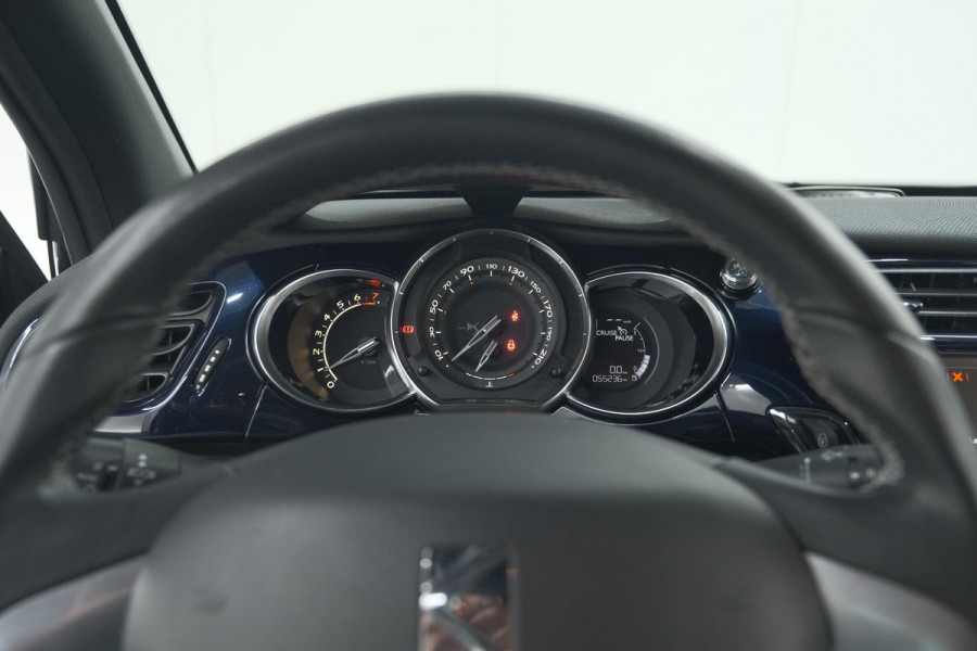DS DS 3 PureTech 110 So Chic | Camera | Navigatie | Parkeersensoren | Climate Control