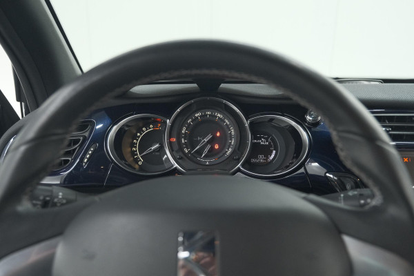 DS DS 3 PureTech 110 So Chic | Camera | Navigatie | Parkeersensoren | Climate Control