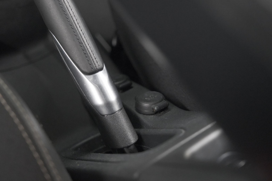 DS DS 3 PureTech 110 So Chic | Camera | Navigatie | Parkeersensoren | Climate Control