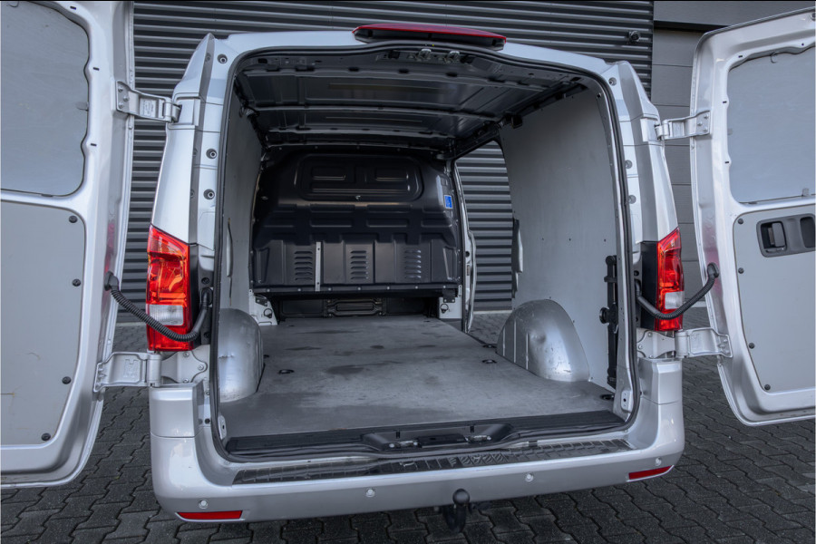 Mercedes-Benz Vito 111 CDI Lang - 19 inch AMG- Climate Controle