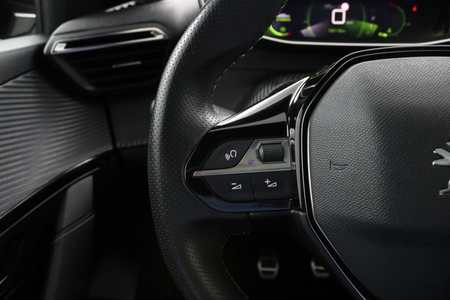 Peugeot 208 1.2 PureTech GT-Line*ACC*PANO*CARPLAY*ECC*CAM*LED*