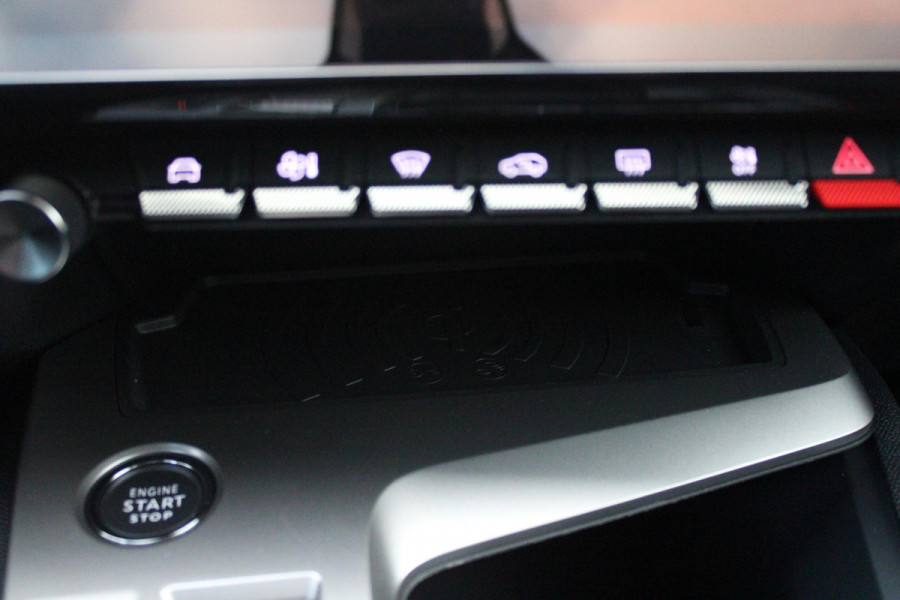 Peugeot 308 1.2 Hybrid 145PK E-DCS6 Allure | AGR STOEL | STOEL EN STUUR VEWARMING | KEYLESS ENTRY/START | DRAADLOZE APPLE CARPLAY/ANDROID AUTO | NAVIGATIE | CLIMATE CONTROL | LICHTMETALEN VELGEN 17" | LED KOPLAMPEN | ACHTERUITRIJCAMERAA | ADAPTIVE CRUISE CONTROL | DRAADLOZE TELEFOONLADER |