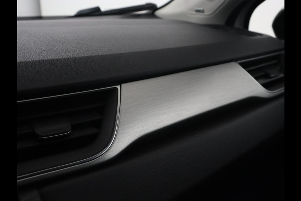 Renault Captur E-TECH Plug-in Hybrid Intens | 360 camera | Carplay | Park Assist | Navigatie | Keyless | Full LED | Climate control | Cruise control | PHEV