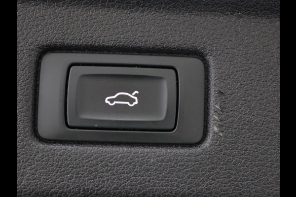 Audi A5 40 TFSI Sport S-Line edition | Carplay | Sportstoelen | Full LED | Half leder | Navigatie | Parkeerhulp | Cruise control | Bluetooth | Climate control | Sportstuur