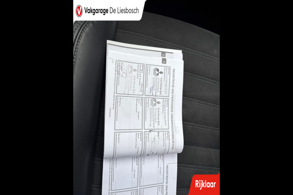 Mitsubishi Outlander 2.4 PHEV Intense / Navigatie / trekhaak / camera / stoelverwarming