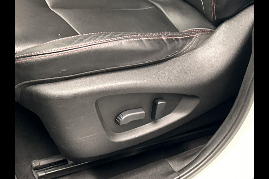 Renault Kadjar 1.2 TCe Extase * Origineel Nederlands * Trekhaak Leder Camera Stoelverwarming Keyless Bose