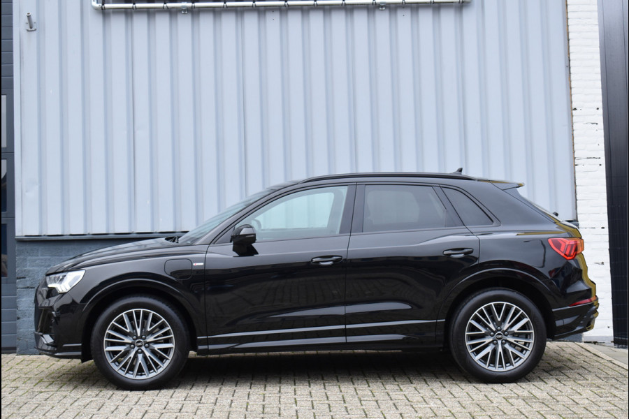 Audi Q3 45 TFSI e S-Line 245 Pk Black Ed Navi Leder/Alcantara Keyless Camera 19 Inch