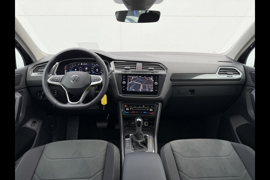 Volkswagen Tiguan 1.5 TSI Elegance | Trekhaak | ACC | IQ Light | DAB+ | HUD | 18 inch