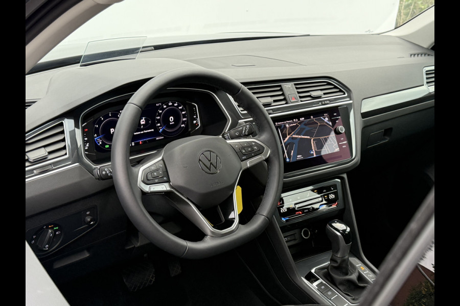 Volkswagen Tiguan 1.5 TSI Elegance | Trekhaak | ACC | IQ Light | DAB+ | HUD | 18 inch