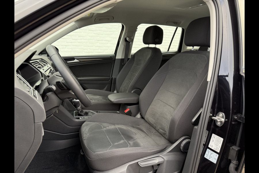 Volkswagen Tiguan 1.5 TSI Elegance | Trekhaak | ACC | IQ Light | DAB+ | HUD | 18 inch