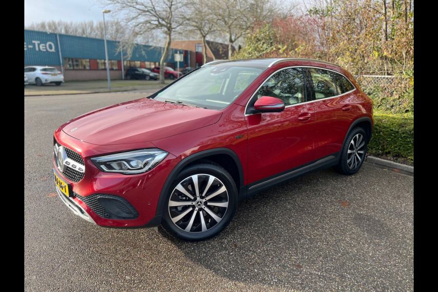 Mercedes-Benz GLA 250 e Progressive I Panorama Dak I Sfeerverlichting I Apple Carplay