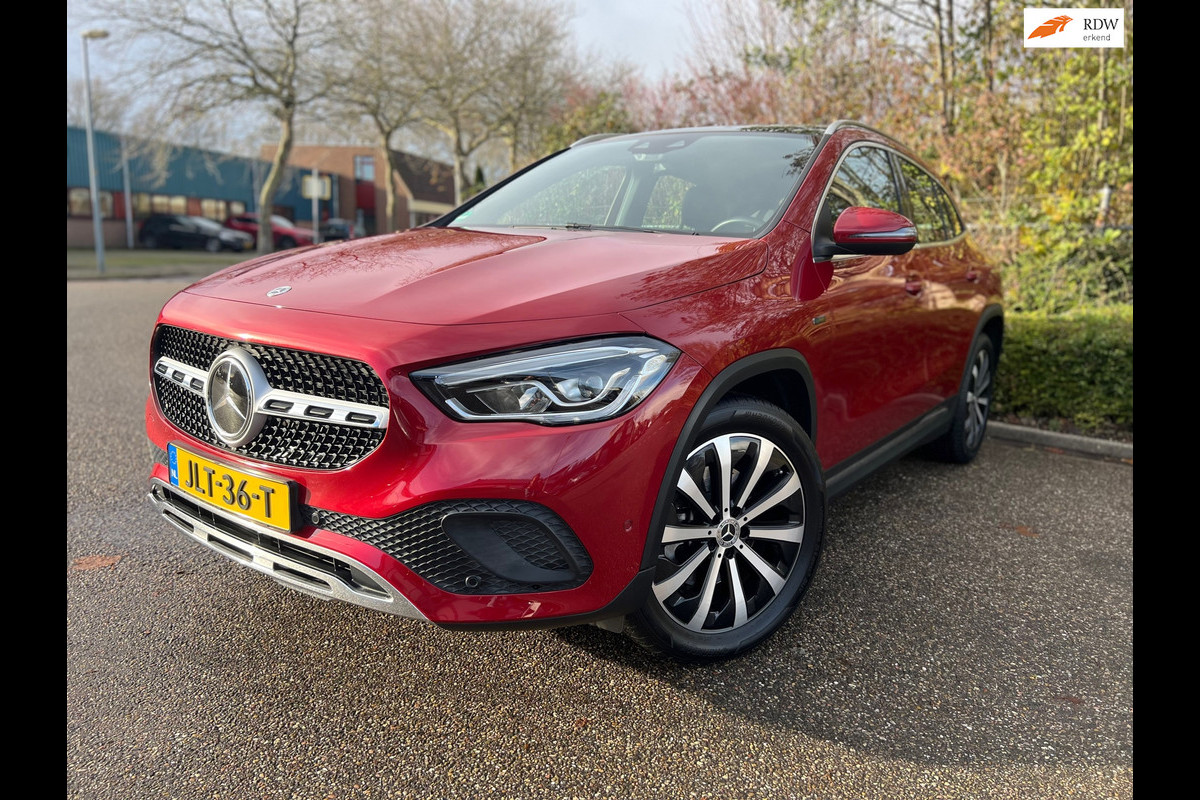 Mercedes-Benz GLA 250 e Progressive I Panorama Dak I Sfeerverlichting I Apple Carplay