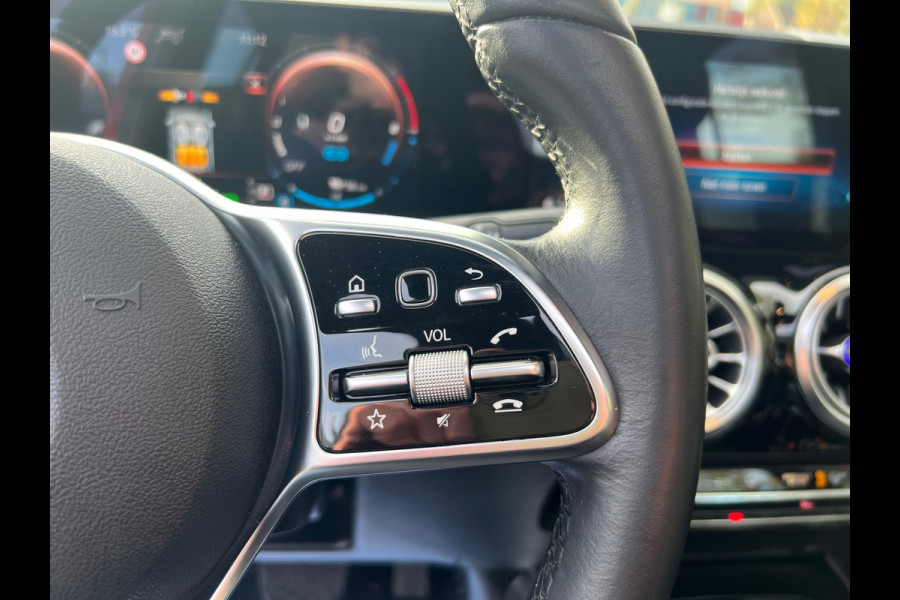 Mercedes-Benz GLA 250 e Progressive I Panorama Dak I Sfeerverlichting I Apple Carplay