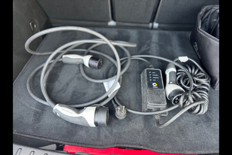 Mercedes-Benz GLA 250 e Progressive I Panorama Dak I Sfeerverlichting I Apple Carplay