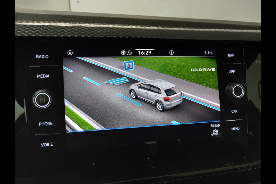 Volkswagen Polo 1.0 TSI Life DSG Nieuw model ! | Navigatie | Apple Carplay/Android | Digitale Cockpit | Airco | Parkeer sensoren V+A | LED | Lichtmetalen Velgen