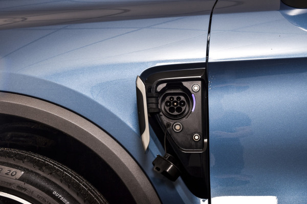 Lynk & Co 01 1.5 PHEV 261PK MY22 | 360 Camera | 7.4 kWh Boordlader | S/K-panodak | Adapt. Cruise | Memory | Elek. klep | LM 20" | 6298