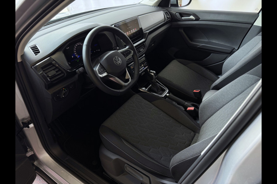 Volkswagen T-Cross 2.056KM! 116PK (18'' R-LINE LMV) AFN.TREKHAAK CAMERA VIR.COCKPIT STOELVERW. ADAP.CRUISE LMV CARPLAY 2025 "Volkswagen rijden begint bij Topautos.nl – 75 topmodellen direct op voorraad!"