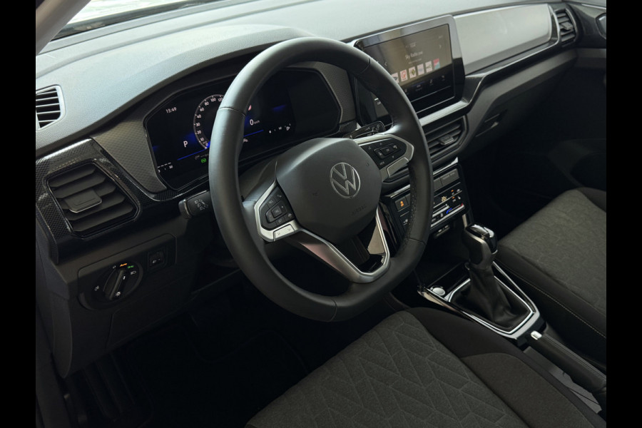 Volkswagen T-Cross 2.056KM! 116PK (18'' R-LINE LMV) AFN.TREKHAAK CAMERA VIR.COCKPIT STOELVERW. ADAP.CRUISE LMV CARPLAY 2025 "Volkswagen rijden begint bij Topautos.nl – 75 topmodellen direct op voorraad!"