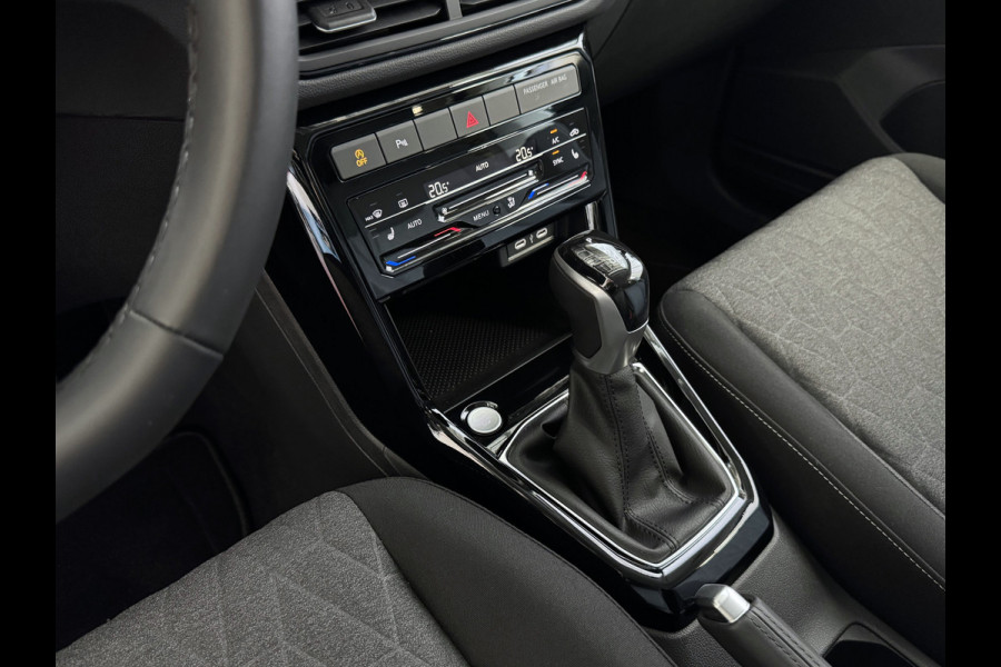 Volkswagen T-Cross 2.056KM! 116PK (18'' R-LINE LMV) AFN.TREKHAAK CAMERA VIR.COCKPIT STOELVERW. ADAP.CRUISE LMV CARPLAY 2025 "Volkswagen rijden begint bij Topautos.nl – 75 topmodellen direct op voorraad!"