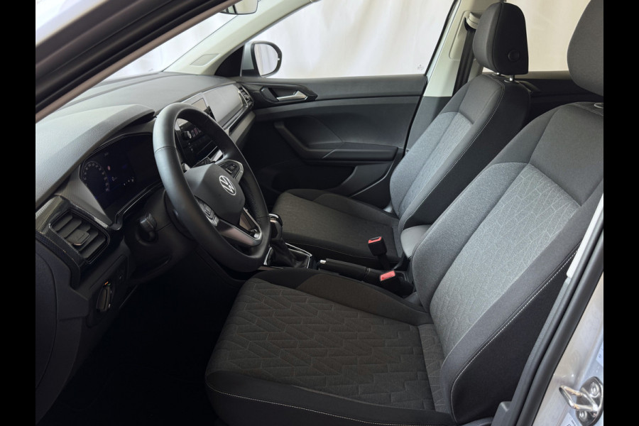 Volkswagen T-Cross 2.056KM! 116PK (18'' R-LINE LMV) AFN.TREKHAAK CAMERA VIR.COCKPIT STOELVERW. ADAP.CRUISE LMV CARPLAY 2025 "Volkswagen rijden begint bij Topautos.nl – 75 topmodellen direct op voorraad!"