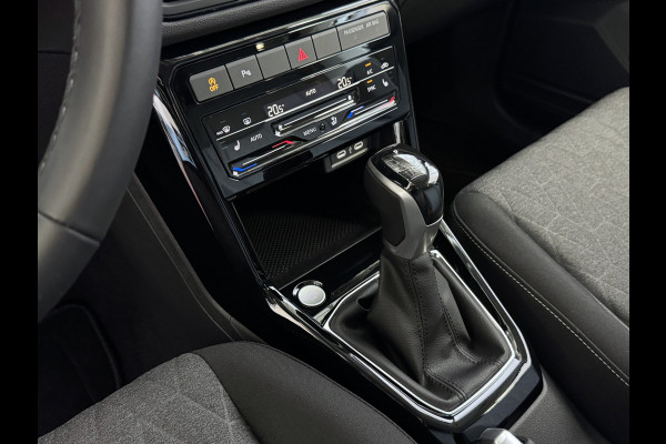 Volkswagen T-Cross 2.056KM! 116PK (18'' R-LINE LMV) AFN.TREKHAAK CAMERA VIR.COCKPIT STOELVERW. ADAP.CRUISE LMV CARPLAY 2025 "Volkswagen rijden begint bij Topautos.nl – 75 topmodellen direct op voorraad!"