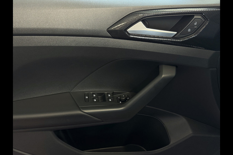 Volkswagen T-Cross 2.056KM! 116PK (18'' R-LINE LMV) AFN.TREKHAAK CAMERA VIR.COCKPIT STOELVERW. ADAP.CRUISE LMV CARPLAY 2025 "Volkswagen rijden begint bij Topautos.nl – 75 topmodellen direct op voorraad!"