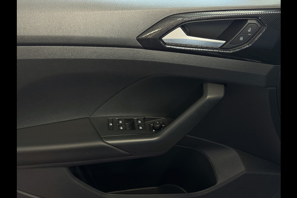 Volkswagen T-Cross 2.056KM! 116PK (18'' R-LINE LMV) AFN.TREKHAAK CAMERA VIR.COCKPIT STOELVERW. ADAP.CRUISE LMV CARPLAY 2025 "Volkswagen rijden begint bij Topautos.nl – 75 topmodellen direct op voorraad!"