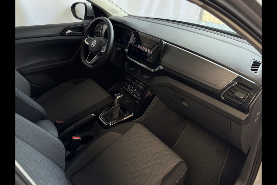 Volkswagen T-Cross 2.056KM! 116PK (18'' R-LINE LMV) AFN.TREKHAAK CAMERA VIR.COCKPIT STOELVERW. ADAP.CRUISE LMV CARPLAY 2025 "Volkswagen rijden begint bij Topautos.nl – 75 topmodellen direct op voorraad!"