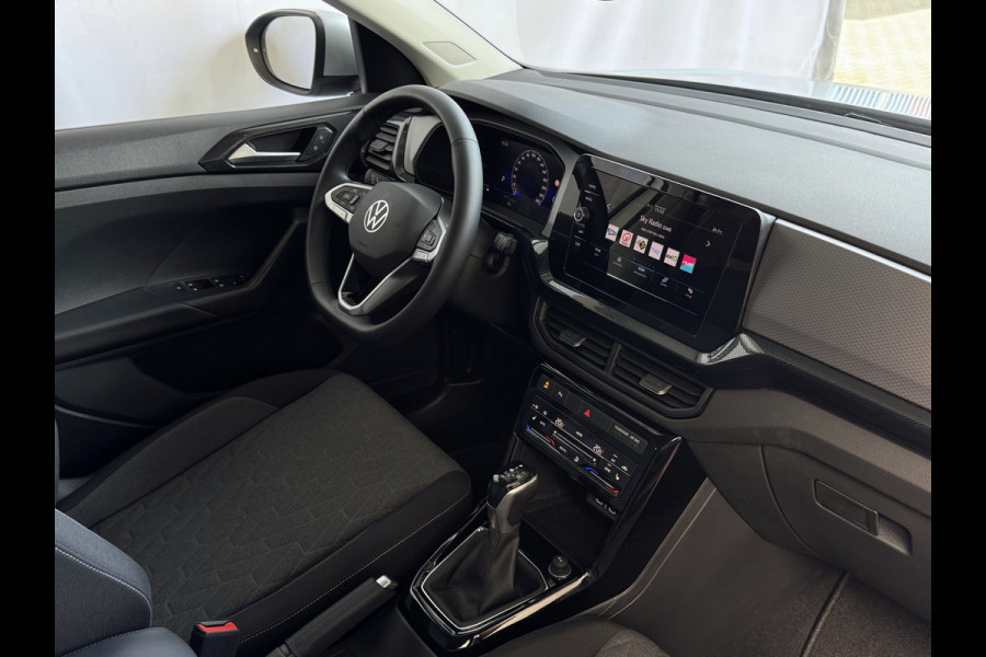 Volkswagen T-Cross 2.056KM! 116PK (18'' R-LINE LMV) AFN.TREKHAAK CAMERA VIR.COCKPIT STOELVERW. ADAP.CRUISE LMV CARPLAY 2025 "Volkswagen rijden begint bij Topautos.nl – 75 topmodellen direct op voorraad!"