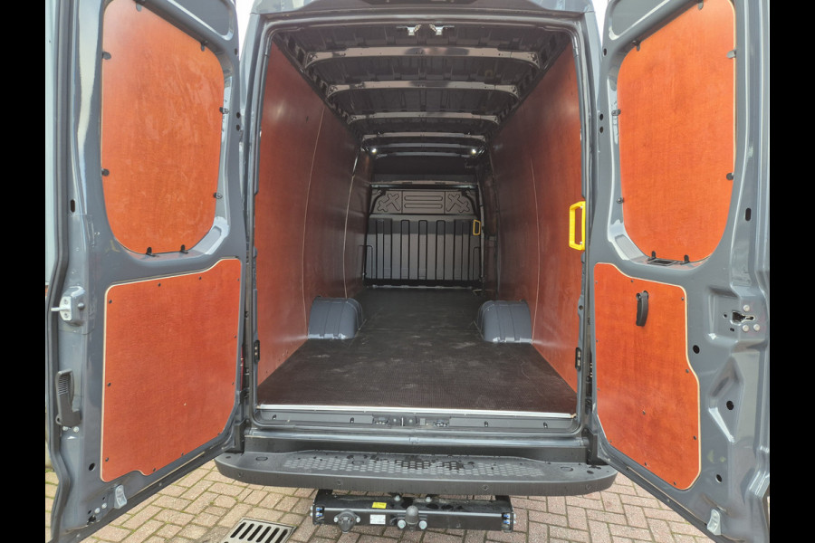 Iveco Daily 35C18HV 3.0 180PK 410L H2 Automaat Betimmering laadruimte nr. v129 | Dubbel lucht | Airco | Navi | Camera | Trekhaak 3500kg